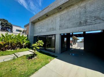 Casa · 240m² · 3 Quartos · 4 Vagas · Casa Moderna no Faiçalville com 240m², 3 Quartos, Automação e Pé-Direito Duplo!