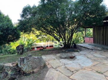 Rural · 242000m² · 3 Quartos · Sítio de Alto Padrão à Venda | 30 Minutos de Goiânia | Frente para Córrego | Estrutura Completa