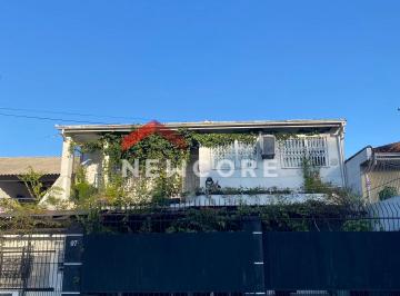 Casa · 297m² · 6 Quartos · 1 Vaga · Sobrado em  Rua José Antônio Pereira - Ipiranga - São José/SC