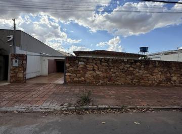 Casa · 209m² · 3 Quartos · 4 Vagas · Casa à venda no Setor Sul  São 549 m² de terreno, com um lote amplo e muito bem localizado, perfeito