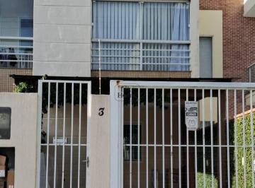 Sobrado Para Vender com 2 suítes no bairro Morretes em Itapema · Sobrado Para Vender com 2 suítes no bairro Morretes em Itapema