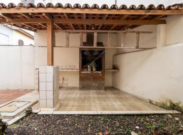 3c3fb3f8-0a93-4034-959a-50126875e77e · Elegante sobrado para venda em Vila Santo Antônio com 6 quartos, sendo 1 suíte, 236m²