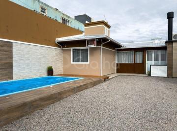 Casa · 63m² · 3 Quartos · 2 Vagas · Casa de 63m² com 3 quartos em Palhoça
