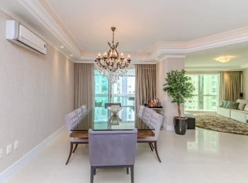 Apartamento · 217m² · 3 Quartos · 2 Vagas · Apartamento à venda no Centro em Balneário Camboriú.