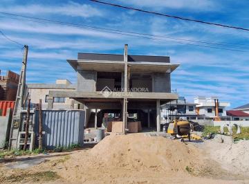 Casa · 180m² · 3 Quartos · Casa no Campeche - 3 dormitórios (1 suíte)