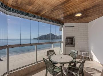Apartamento · 205m² · 3 Quartos · 1 Vaga · Apartamento Frente Mar à venda no Centro em Balneário Camboriú.