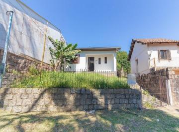 Casa · 12m² · 2 Quartos · 1 Vaga · Casa ampla com pátio e churrasqueira para locação na Estrada Belém Velho