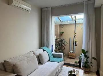 Apartamento · 44m² · 1 Quarto · Apartamento de 1 dormitório totalmente reformado com áreas externas privativas e acabamento diferenc