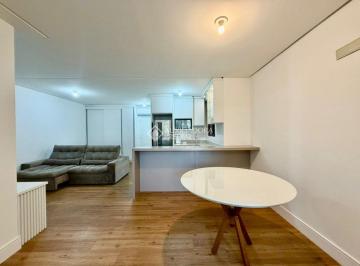 00 · Studio semi-mobiliado, edifício Sapphire Studios, prédio residencial moderno.