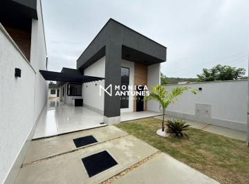 Casa · 127m² · 3 Quartos · 2 Vagas · Casa de Alto Padrão com 3 Quartos e Closet à Venda em Itaipuaçu