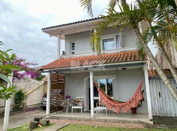 Casa · 180m² · 5 Quartos · 2 Vagas · Casa Mobiliada 5 Quartos à Venda na Praia da Cal em Torres