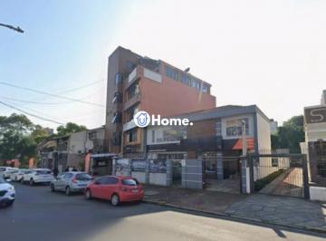 Casa · 300m² · 3 Quartos · 8 Vagas · Casa com 3 quartos, 3 banheiros, 300m² e 8 vagas no Menino Deus.