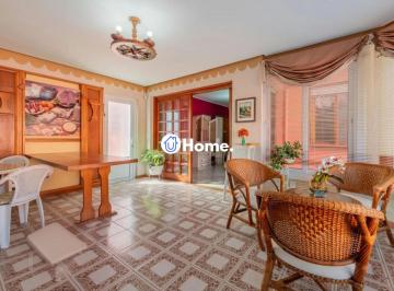 Casa · 360m² · 3 Quartos · 4 Vagas · Casa com 3 dormitórios,1 suíte, 4 banheiros e 4 vagas, 203m² no Jardim Itu.