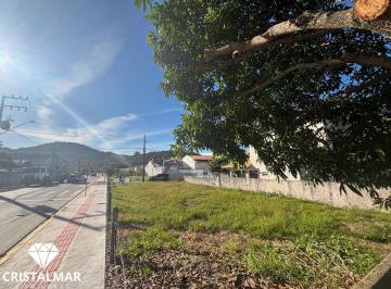 Terreno · 300m² · Poucos passos da Praia de Zimbros, terreno na Avenida