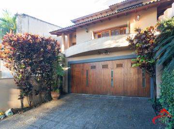 Casa · 316m² · 4 Quartos · 2 Vagas · Casa no Chácara das Pedras com piscina e 316m2