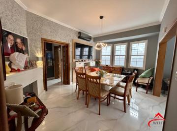 Casa · 350m² · 8 Quartos · 6 Vagas · Casa 8 dormitórios, 5 banheiros e 6 vagas no Bairro São João Porto Alegre