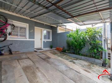 Casa · 44m² · 2 Quartos · 2 Vagas · Casa de 2 dormitórios e com 2 vagas de garagem em Cachoeirinha.