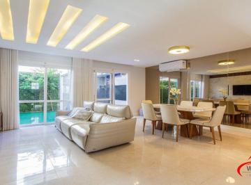Casa · 195m² · 3 Quartos · 2 Vagas · Casa em Condomínio com 3 quartos, 3 suítes, 2 vagas e 195m² no Jardim Carvalho.