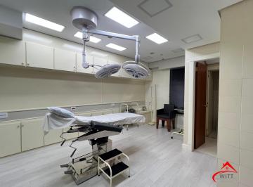 Comercial · 106m² · 3 Quartos · Espetacular Clínica de Cirurgia Médica toda montada à venda na Av. Carlos Gomes