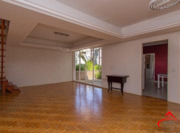 Apartamento · 131m² · 3 Quartos · Apartamento garden, 3 dormitórios, 2 suítes, e 131m² privativos no Menino Deus.