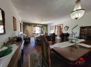 Casa · 390m² · 4 Quartos · 4 Vagas · Casa térrea com 04 quartos e com 04 vagas de garagem