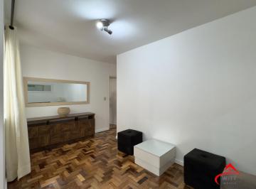 Living · Apartamento de 2 dormitórios, super amplo e bem iluminado no Centro Histórico