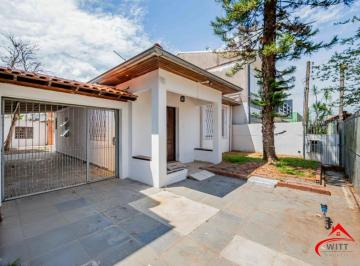 Casa · 70m² · 2 Quartos · 4 Vagas · Casa de 2 dormitórios, churrasqueira, pátio, 4 vagas no bairro Ipanema
