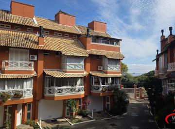 Casa · 253m² · 4 Quartos · 2 Vagas · Excelente casa em condomínio fechado, com 252 m² de área privativa, com 4 dormit