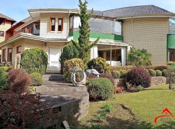 Casa · 390m² · 3 Quartos · 5 Vagas · Casa em Canela, Alto Padrão, Mobiliada 390m2