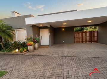 Casa · 169m² · 3 Quartos · 3 Vagas · Linda casa Térrea em Condomínio, 3 suítes, 3 vagas cobertas, pátio com Piscina!
