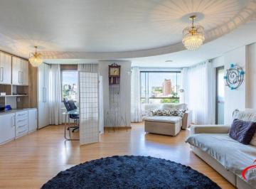 Apartamento · 211m² · 3 Quartos · 2 Vagas · Cobertura com 3 Quartos, 1 suíte, 2 vagas e 211m² no Petrópolis.