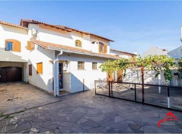 Casa · 293m² · 3 Quartos · 3 Vagas · Ampla casa com 3 Dormitórios e Pátio Próximo a Adda Mascarenhas