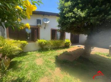 Casa · 197m² · 5 Quartos · 4 Vagas · Casa de 5 dormitórios e 4 vagas de garagem em Canoas.