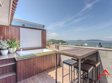 Casa · 230m² · 3 Quartos · 2 Vagas · Casa com 3 suítes, Jacuzzi e vista panorâmica para o Guaíba