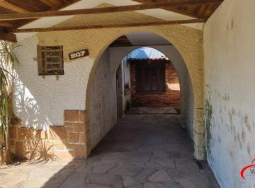 Casa · 100m² · 3 Quartos · 1 Vaga · Casa com boa área de terreno no Teresópolis