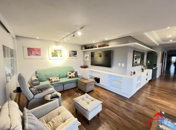 Apartamento · 311m² · 3 Quartos · 2 Vagas · Apartamento de 3 quartos, 2 suítes, 1 americana e 2 vagas no bairro Farroupilha
