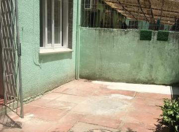 Apartamento · 52m² · 1 Quarto · Apartamento no bairro Teresópolis de 1 dormitório térreo com pátio