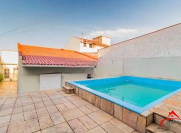 Casa · 100m² · 3 Quartos · 2 Vagas · Casa com 3 Quartos e 3 banheiros à Venda, 120 m² por R$ 599 mil