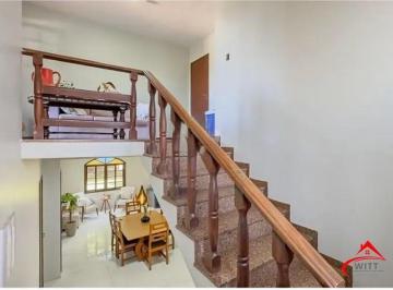 Casa · 208m² · 4 Quartos · 2 Vagas · Casa térrea com 4 dormitórios, suíte e 2 vagas.