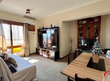 Apartamento · 62m² · 1 Quarto · 1 Vaga · Apartamento de 1 quarto, sacada, 1 vaga e elevador no bairro Independência