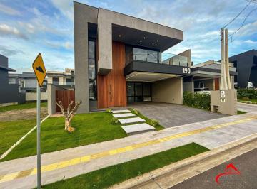 Casa · 283m² · 4 Quartos · 2 Vagas · Casa à venda - no Centro