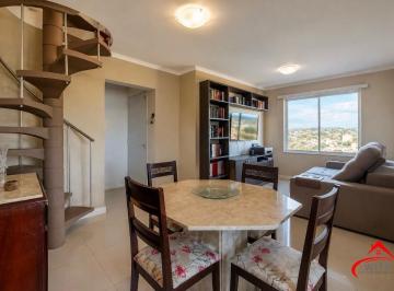 Living-Vista Escada. · Oportunidade em Teresópolis! Cobertura Reformada de R$ 590 mil por R$ 570 mil.