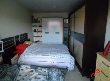 .jpg+2025-03-05 · Casa para Venda - 220m², 3 dormitórios, sendo 1 suites, 2 vagas - Hípica