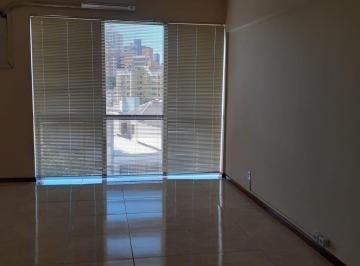 Comercial · 31m² · 1 Quarto · 1 Vaga · Sala comercial no bairro Petrópolis.