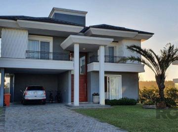 Casa · 300m² · 4 Quartos · 5 Vagas · Casa em condomínio fechado de luxo a beira-mar, no centro de Capão da Canoa/RS.