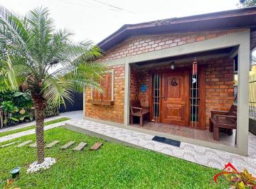 Casa · 109m² · 2 Quartos · 3 Vagas · Casa de alvenaria toda reformada e mobiliada no bairro Lami