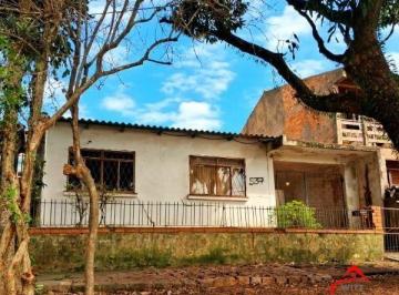 .jpg+2025-03-04 · Casa em Porto Alegre, no bairro Cavalhada, com 3 dormitório(s), e 3 banheiros, à
