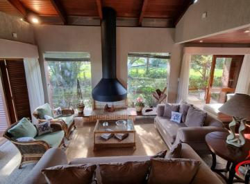 Casa · 471m² · 5 Quartos · 2 Vagas · Casa em XANGRI-LÁ com 5 dorm. 3 suítes, piscina aquecida e 471 m², 400 m. mar.