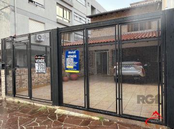 Casa · 237m² · 3 Quartos · 4 Vagas · Casa de três quartos, suíte e quatro vagas de garagem no bairro Menino Deus em P