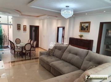 a49eb82858af2716d4827e6cb30d759e49237e5c · Casa Térrea Vila Milton